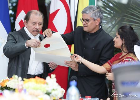  Cinco nuevos embajadores concurrentes presentan cartas credenciales