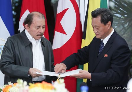  Cinco nuevos embajadores concurrentes presentan cartas credenciales