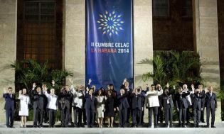 Daniel y Rosario junto a presidentes CELAC en Palacio de la Revolución (Cuba)