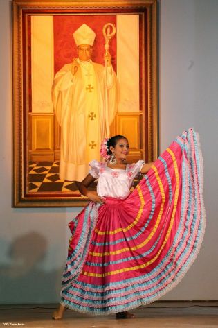 UNICA celebra aniversario natal del Cardenal Miguel Obando y Bravo