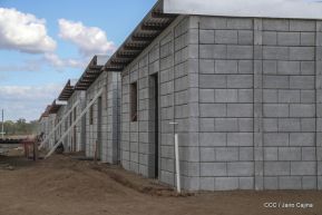 Familias recibieron las primeras 100 casas del programa Bismarck Martínez