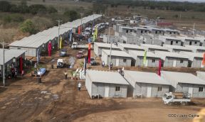 Familias recibieron las primeras 100 casas del programa Bismarck Martínez