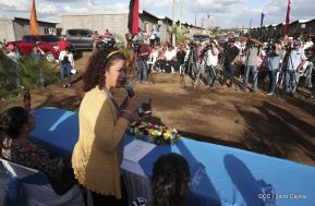 Familias recibieron las primeras 100 casas del programa Bismarck Martínez