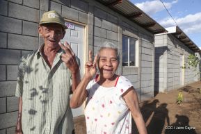 Familias recibieron las primeras 100 casas del programa Bismarck Martínez