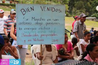 Electrificación en San Juan del Río Coco