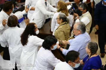 Medalla de Honor a Trabajadores de la Salud de Nicaragua, Guerros de Luz y Amor