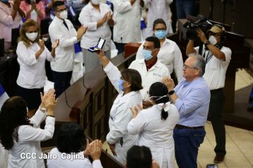 Medalla de Honor a Trabajadores de la Salud de Nicaragua, Guerros de Luz y Amor
