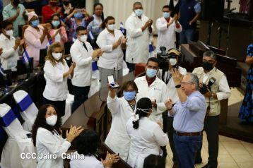Medalla de Honor a Trabajadores de la Salud de Nicaragua, Guerros de Luz y Amor