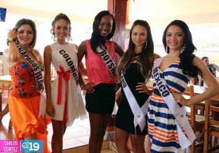 Candidatas a Miss Teen Universe visitan Puerto Salvador Allende