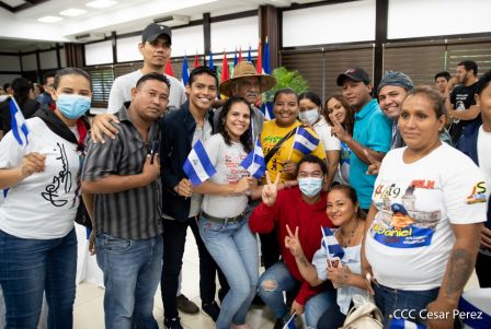 Juventud Sandinista rinde homenaje al maestro Orlando Pineda y al profesor Miguel de Castilla