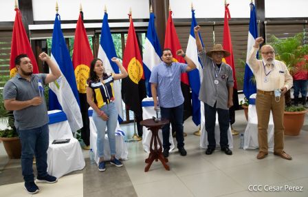 Juventud Sandinista rinde homenaje al maestro Orlando Pineda y al profesor Miguel de Castilla