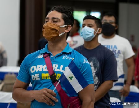 Juventud Sandinista rinde homenaje al maestro Orlando Pineda y al profesor Miguel de Castilla