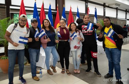 Juventud Sandinista rinde homenaje al maestro Orlando Pineda y al profesor Miguel de Castilla