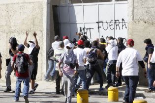 Derecha fascista provoca violencia en Venezuela