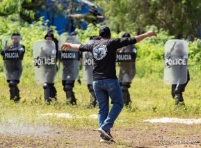 Mujeres de la DOEP saludan 41 años de fundación de la Policía Nacional
