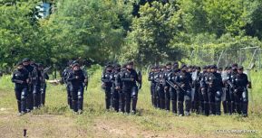 Mujeres de la DOEP saludan 41 años de fundación de la Policía Nacional