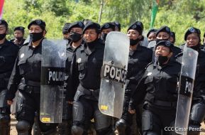 Mujeres de la DOEP saludan 41 años de fundación de la Policía Nacional