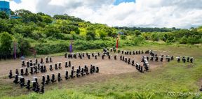 Mujeres de la DOEP saludan 41 años de fundación de la Policía Nacional