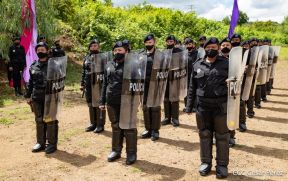 Mujeres de la DOEP saludan 41 años de fundación de la Policía Nacional