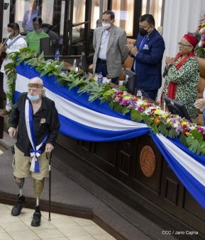 Reconocimiento al héroe de la solidaridad Brian Wilson