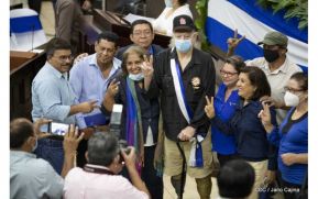 Reconocimiento al héroe de la solidaridad Brian Wilson