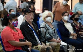 Reconocimiento al héroe de la solidaridad Brian Wilson