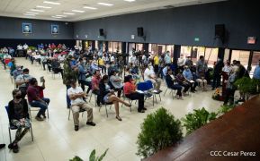 Reconocimiento al héroe de la solidaridad Brian Wilson