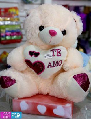 Románticos nicaragüenses celebran Día de San Valentín