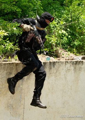 DOEP de la Policía Nacional realiza ejercicios demostrativos