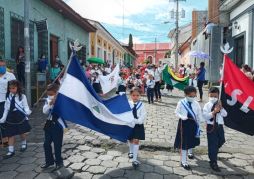 Desfiles escolares en homenaje a la Batalla de San Jacinto y al 199 aniversario de la Independencia de Centroamérica