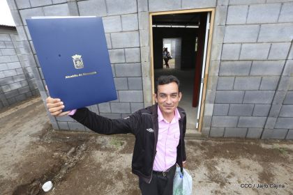 Gobierno de Nicaragua entrega 100 nuevas viviendas del programa Bismarck Martínez