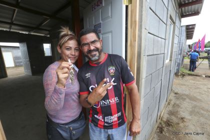 Gobierno de Nicaragua entrega 100 nuevas viviendas del programa Bismarck Martínez