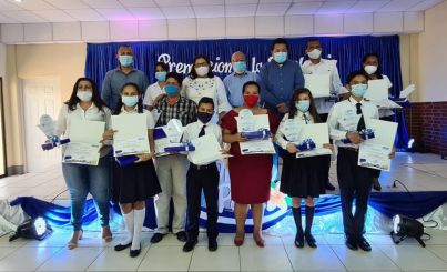 Mejores a Estudiantes y Docentes de Excelencia Académica 2020