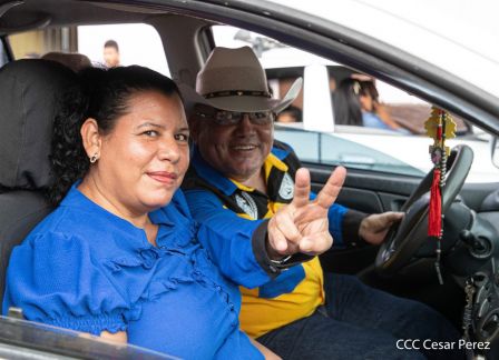 Derroche de cultura y tradición en desfile hípico de Masaya