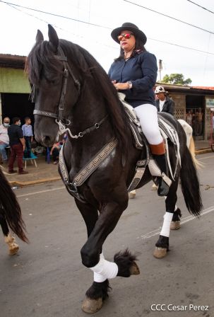 Derroche de cultura y tradición en desfile hípico de Masaya