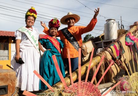 Derroche de cultura y tradición en desfile hípico de Masaya