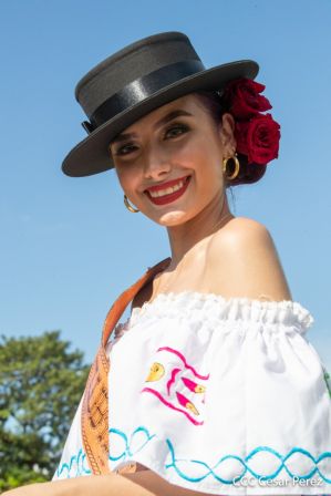 Derroche de cultura y tradición en desfile hípico de Masaya