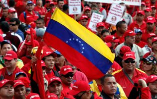 Trabajadores PDVSA marchan en defensa de la democracia en Venezuela