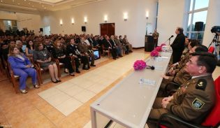 Daniel impone ascenso en grados al Inspector General y al Jefe del Estado Mayor del Ejército de Nicaragua