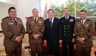 Daniel impone ascenso en grados al Inspector General y al Jefe del Estado Mayor del Ejército de Nicaragua