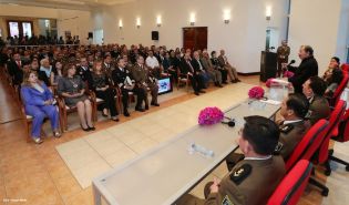 Daniel impone ascenso en grados al Inspector General y al Jefe del Estado Mayor del Ejército de Nicaragua