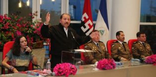 Daniel impone ascenso en grados al Inspector General y al Jefe del Estado Mayor del Ejército de Nicaragua