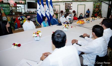 Así fue el encuentro del Presidente Daniel  y la Compañera Rosario con el Presidente de Honduras