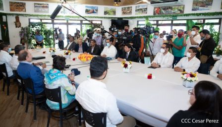 Así fue el encuentro del Presidente Daniel  y la Compañera Rosario con el Presidente de Honduras