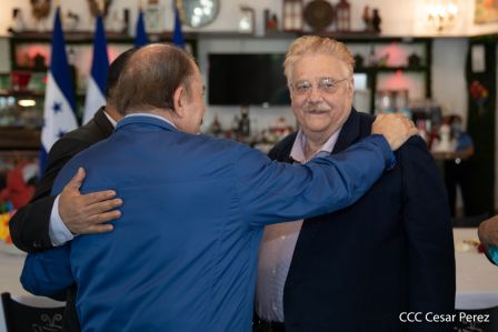 Así fue el encuentro del Presidente Daniel  y la Compañera Rosario con el Presidente de Honduras