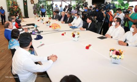 Así fue el encuentro del Presidente Daniel  y la Compañera Rosario con el Presidente de Honduras