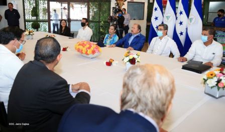 Así fue el encuentro del Presidente Daniel  y la Compañera Rosario con el Presidente de Honduras