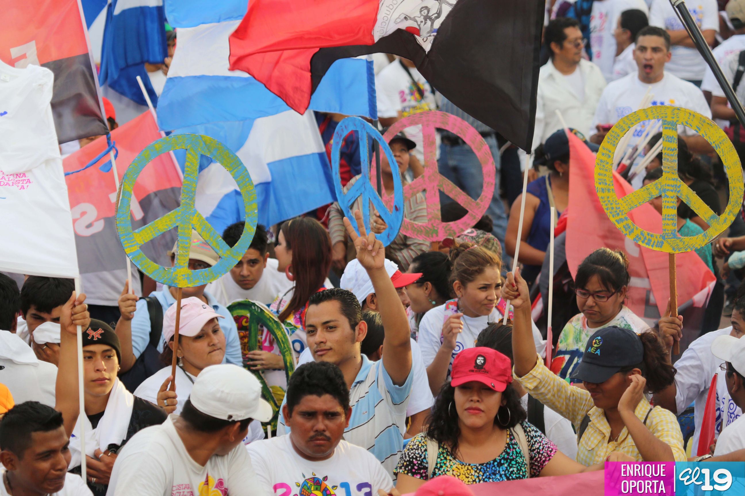 Juventud realiza caminata en honor al General Sandino