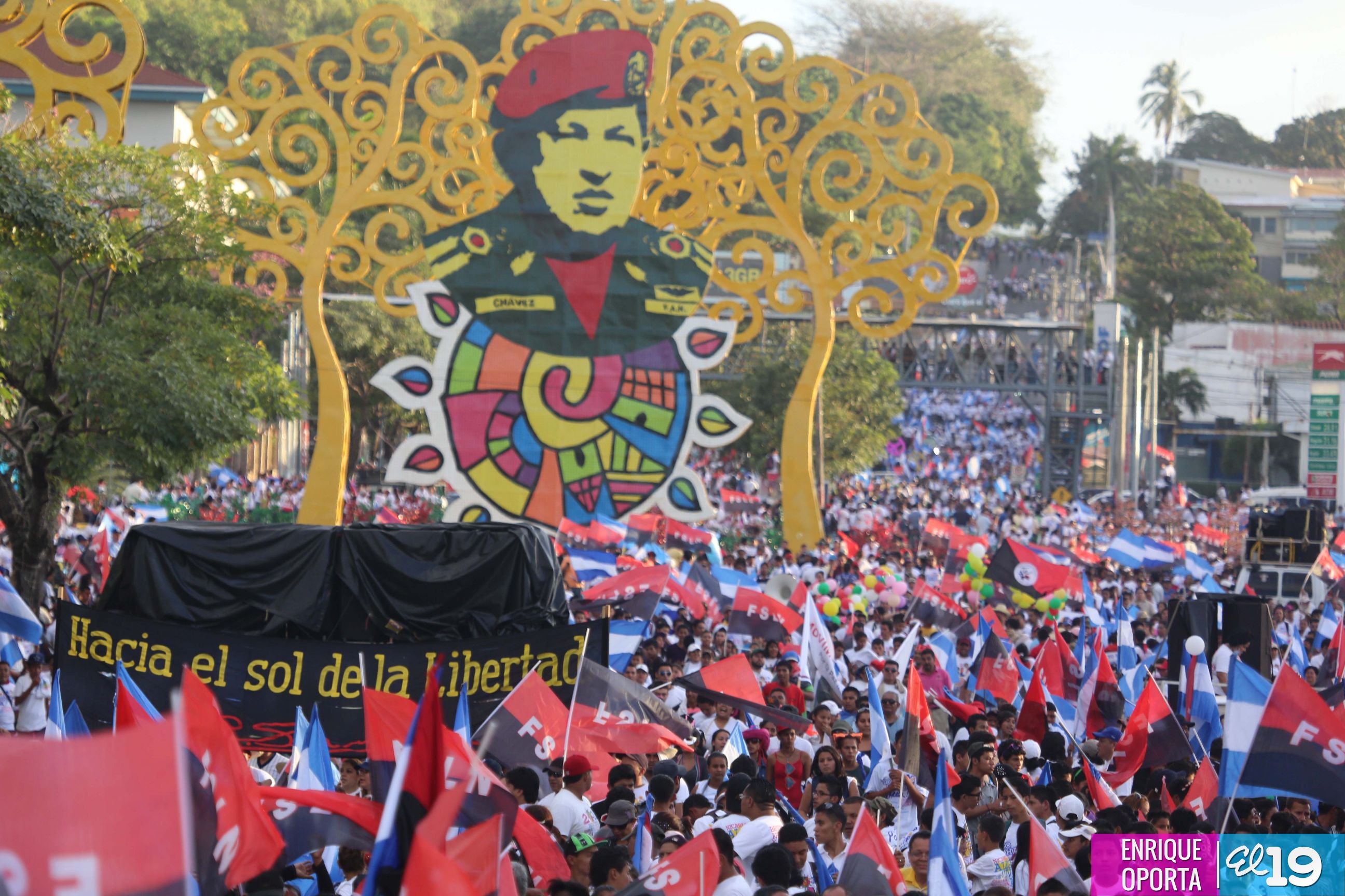 Juventud realiza caminata en honor al General Sandino