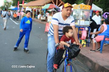 Inauguran Altares, Feria a la Purísima y Navidades Familiares en la avenida de Bolívar a Chávez